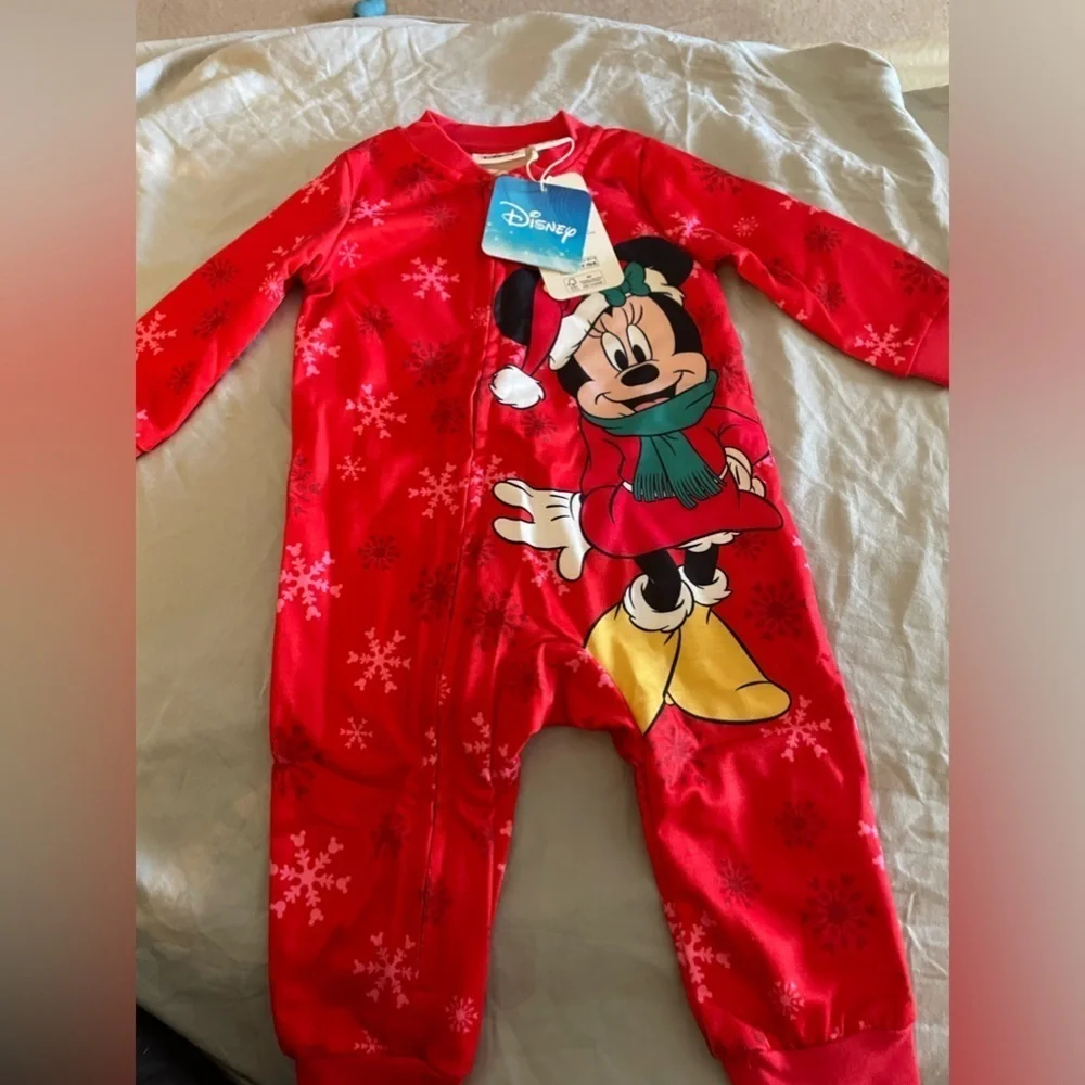 NWT- Christmas holiday  Baby Girl or Boy  DISNEY MINNIE MOUSE ONSIE 6-9 months